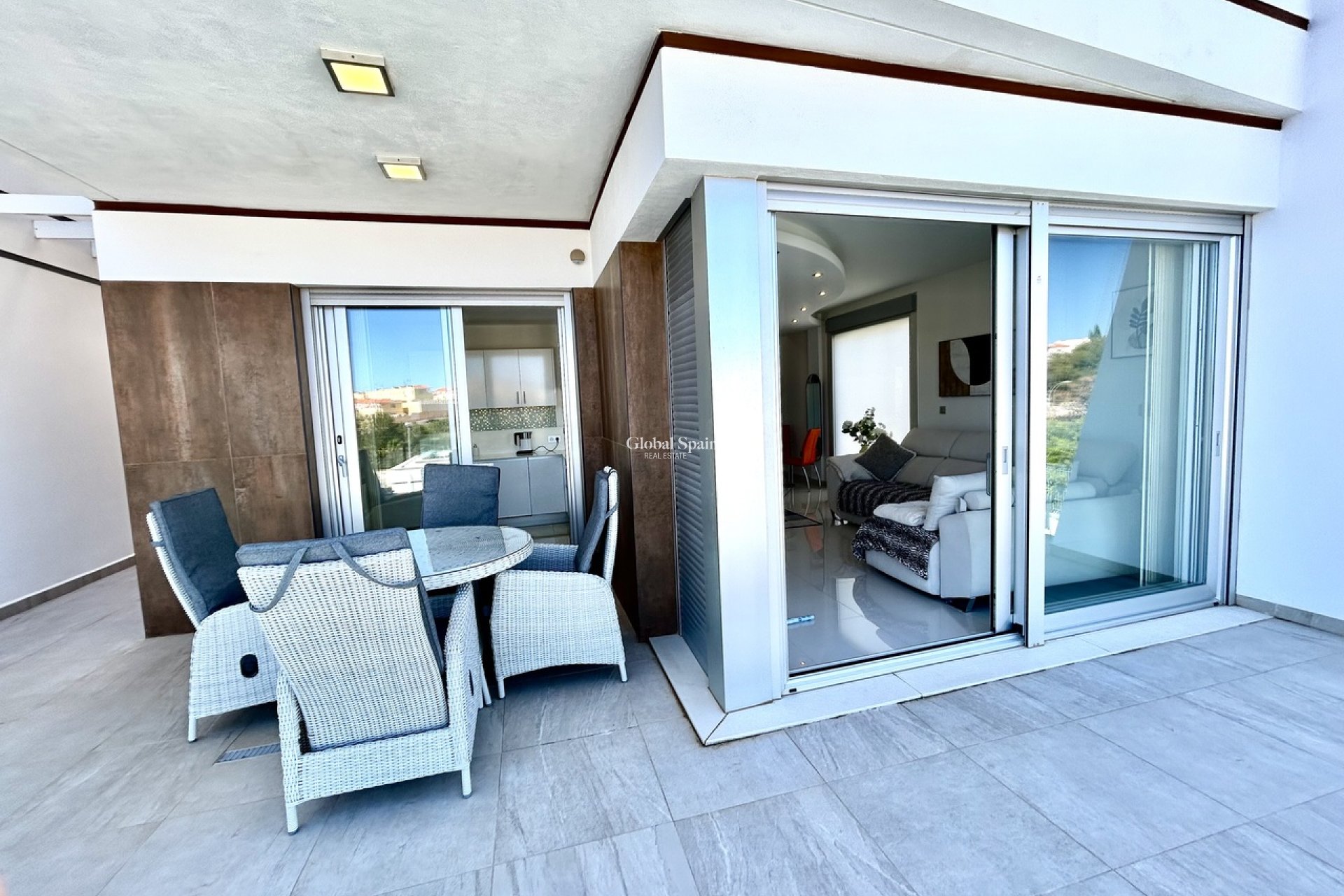 Resale - VILLA -
VILLAMARTÍN - Costa Blanca