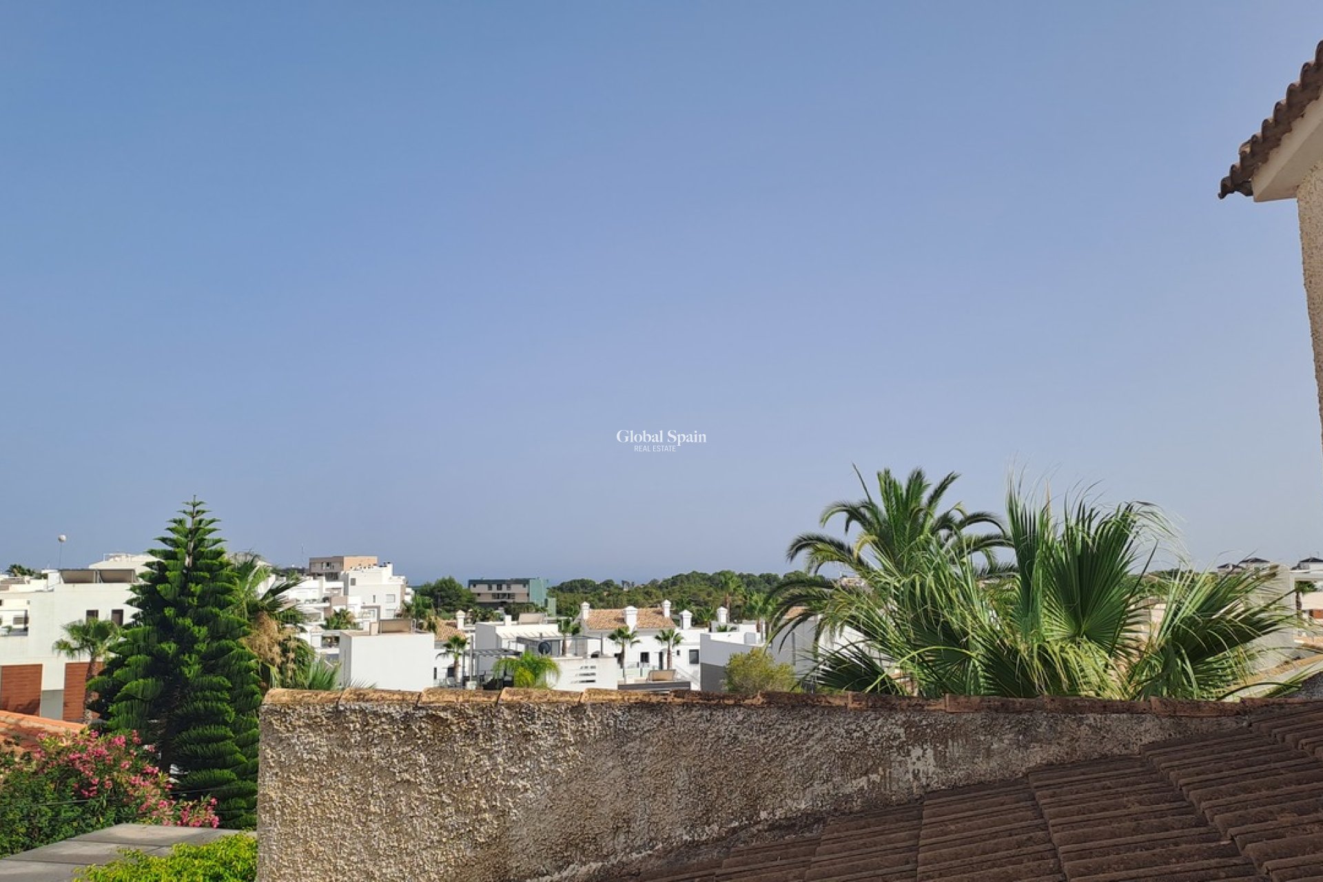 Resale - VILLA -
VILLAMARTÍN - Costa Blanca