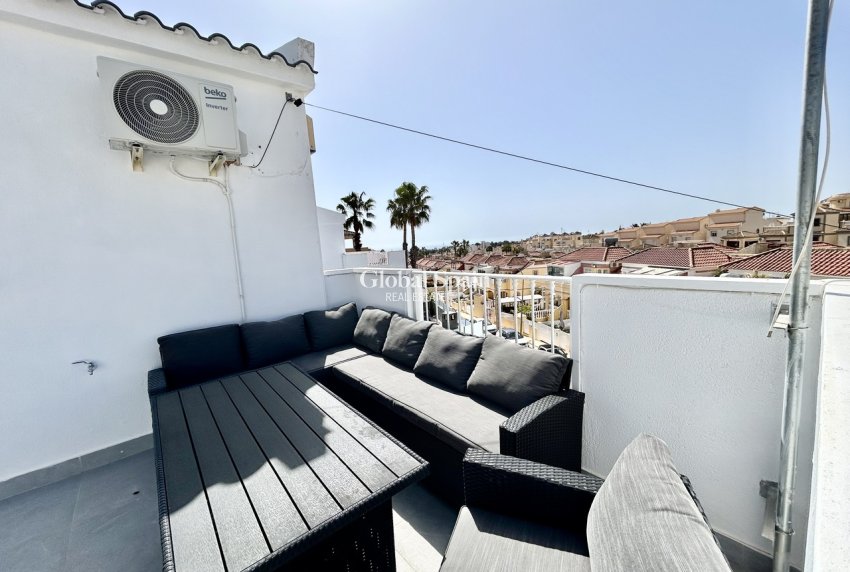 Resale - VILLA -
VILLAMARTÍN - Costa Blanca