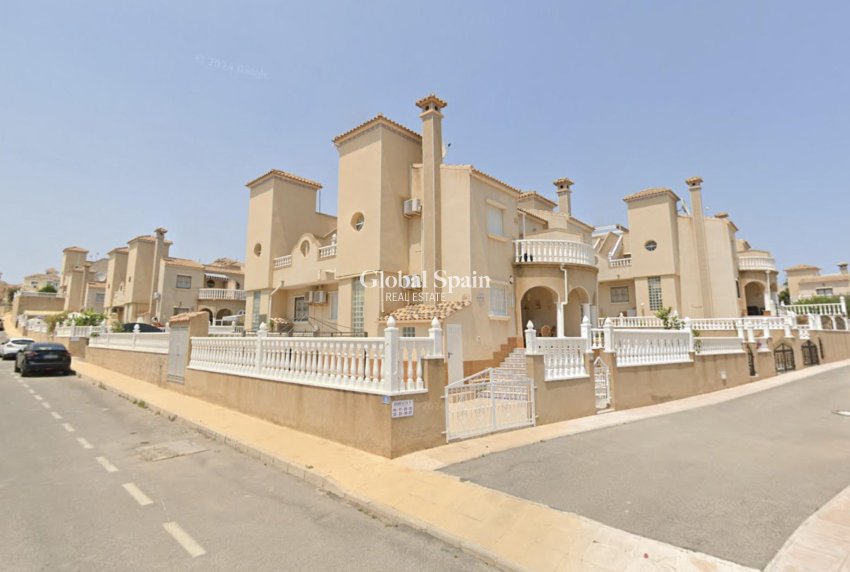 Resale - VILLA -
VILLAMARTÍN - Costa Blanca