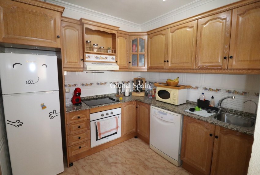 Resale - VILLA -
VILLAMARTÍN - Costa Blanca