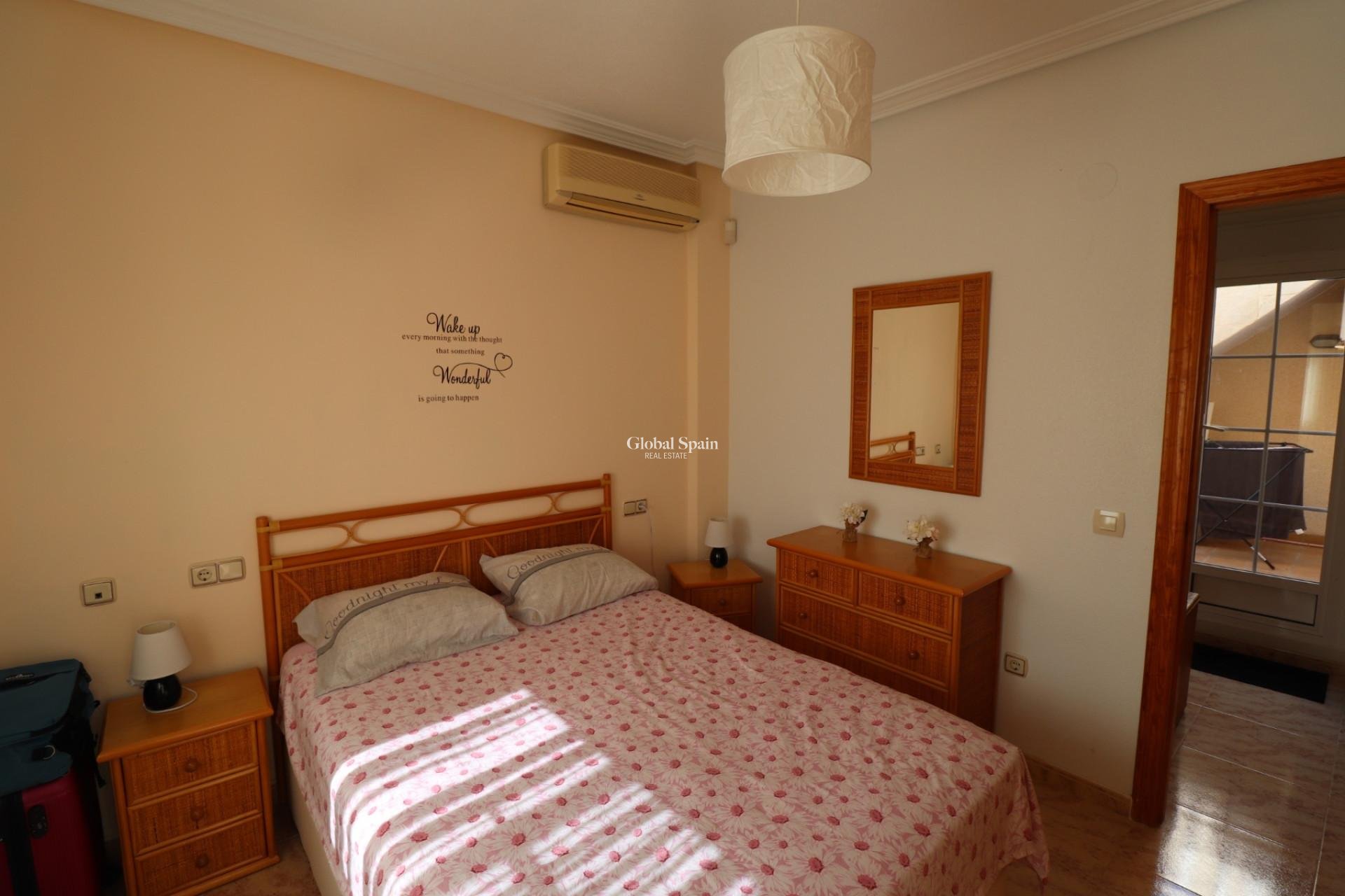 Resale - VILLA -
VILLAMARTÍN - Costa Blanca