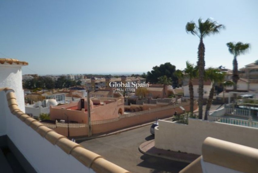 Resale - VILLA -
VILLAMARTÍN - Costa Blanca