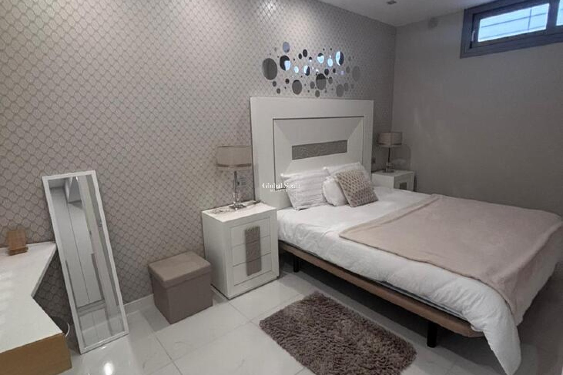 Resale - VILLA -
VILLAMARTÍN - Costa Blanca