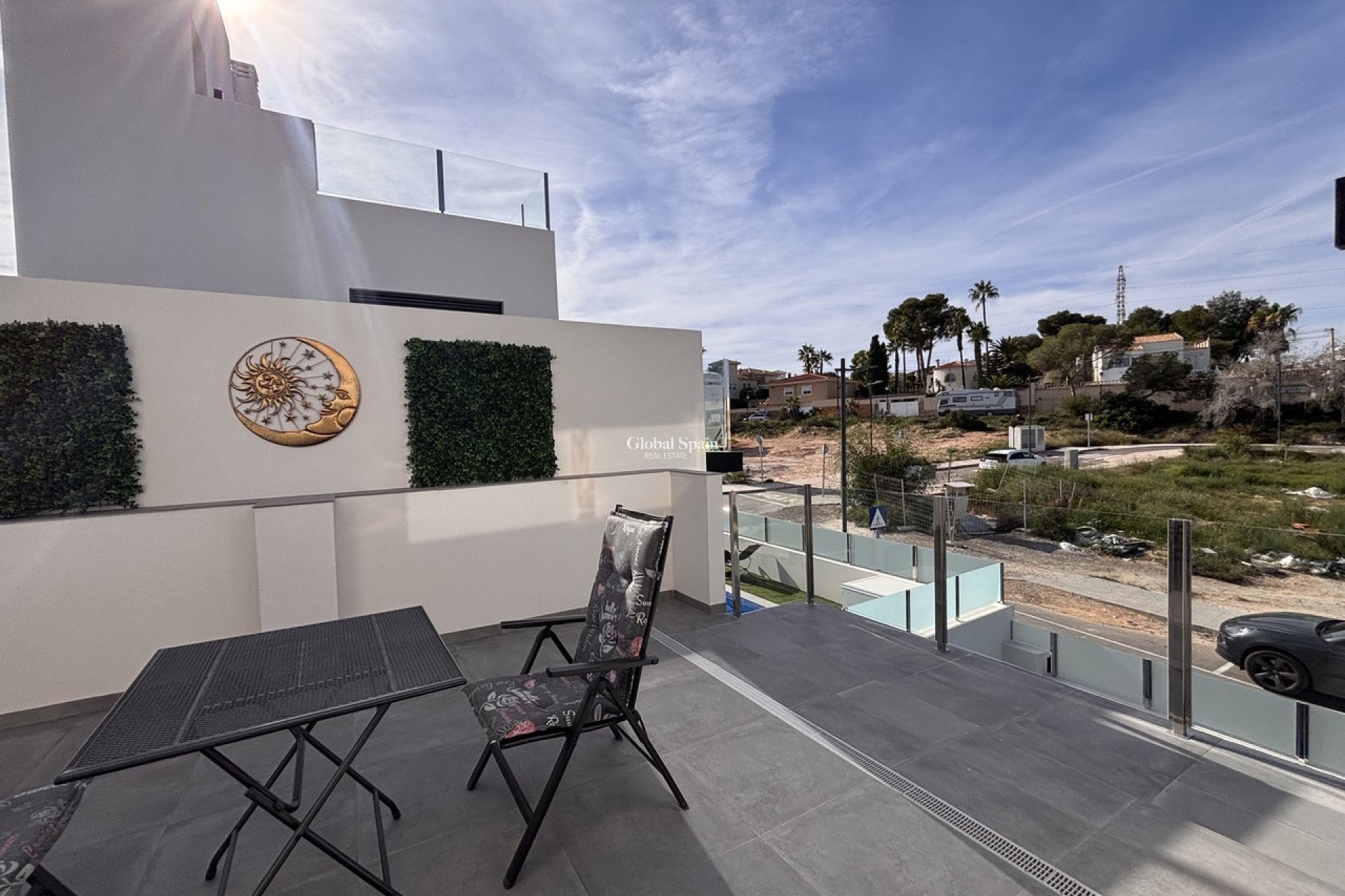 Resale - VILLA -
VILLAMARTÍN - Costa Blanca
