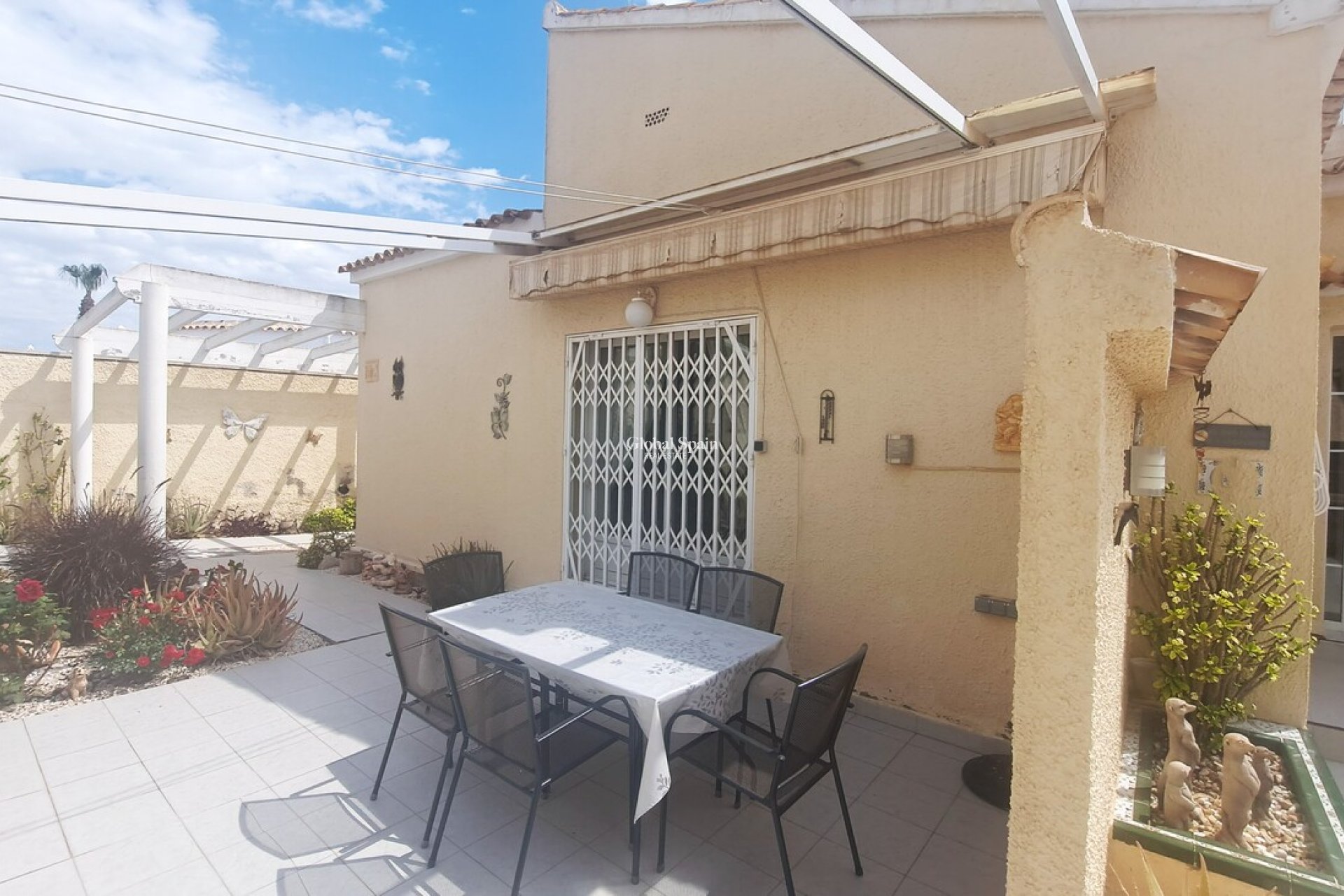 Resale - VILLA -
VILLAMARTÍN - Costa Blanca