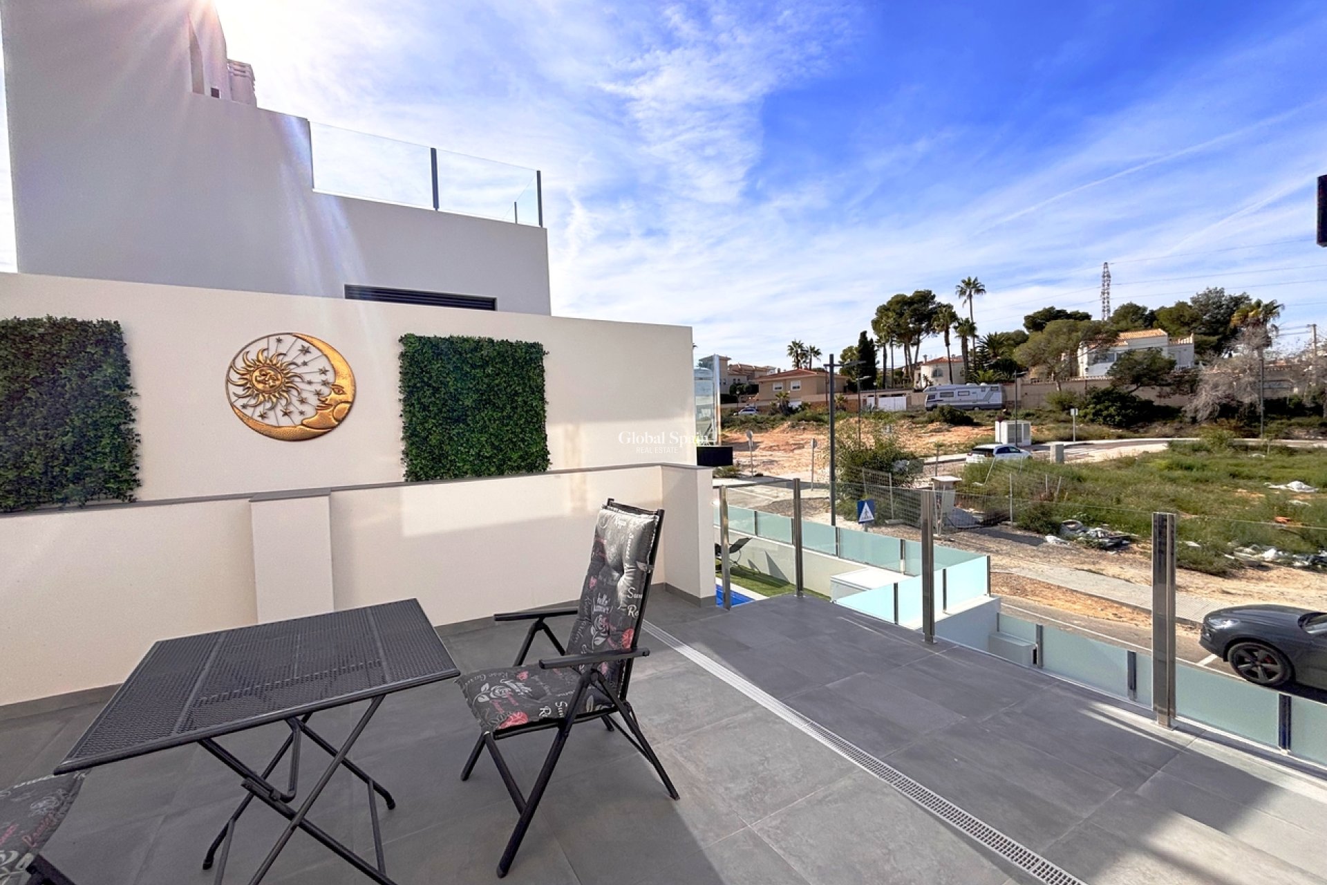 Resale - VILLA -
VILLAMARTÍN - Costa Blanca
