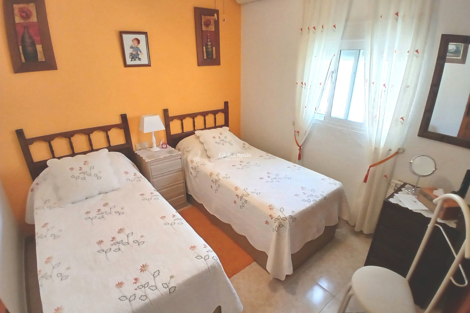 Resale - VILLA -
VILLAMARTÍN - Costa Blanca