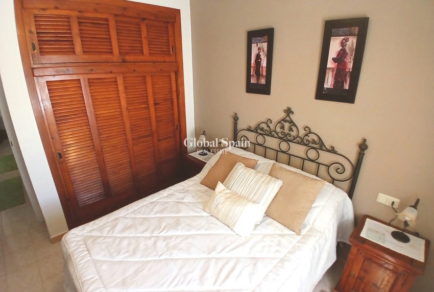 Resale - VILLA -
VILLAMARTÍN - Costa Blanca
