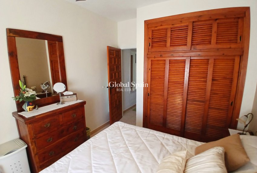 Resale - VILLA -
VILLAMARTÍN - Costa Blanca