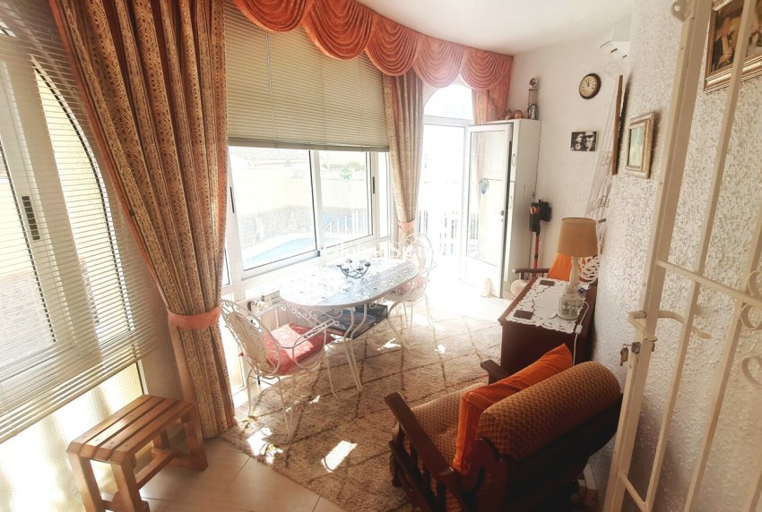 Resale - VILLA -
VILLAMARTÍN - Costa Blanca