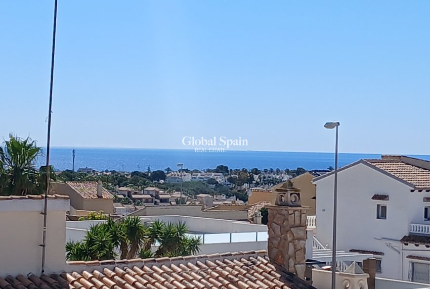 Resale - VILLA -
VILLAMARTÍN - Costa Blanca