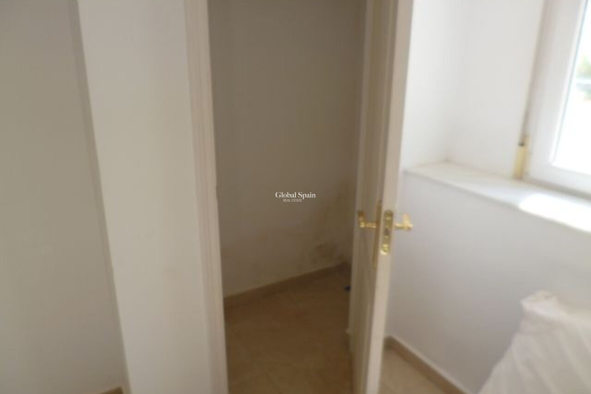 Resale - VILLA -
VILLAMARTÍN - Costa Blanca