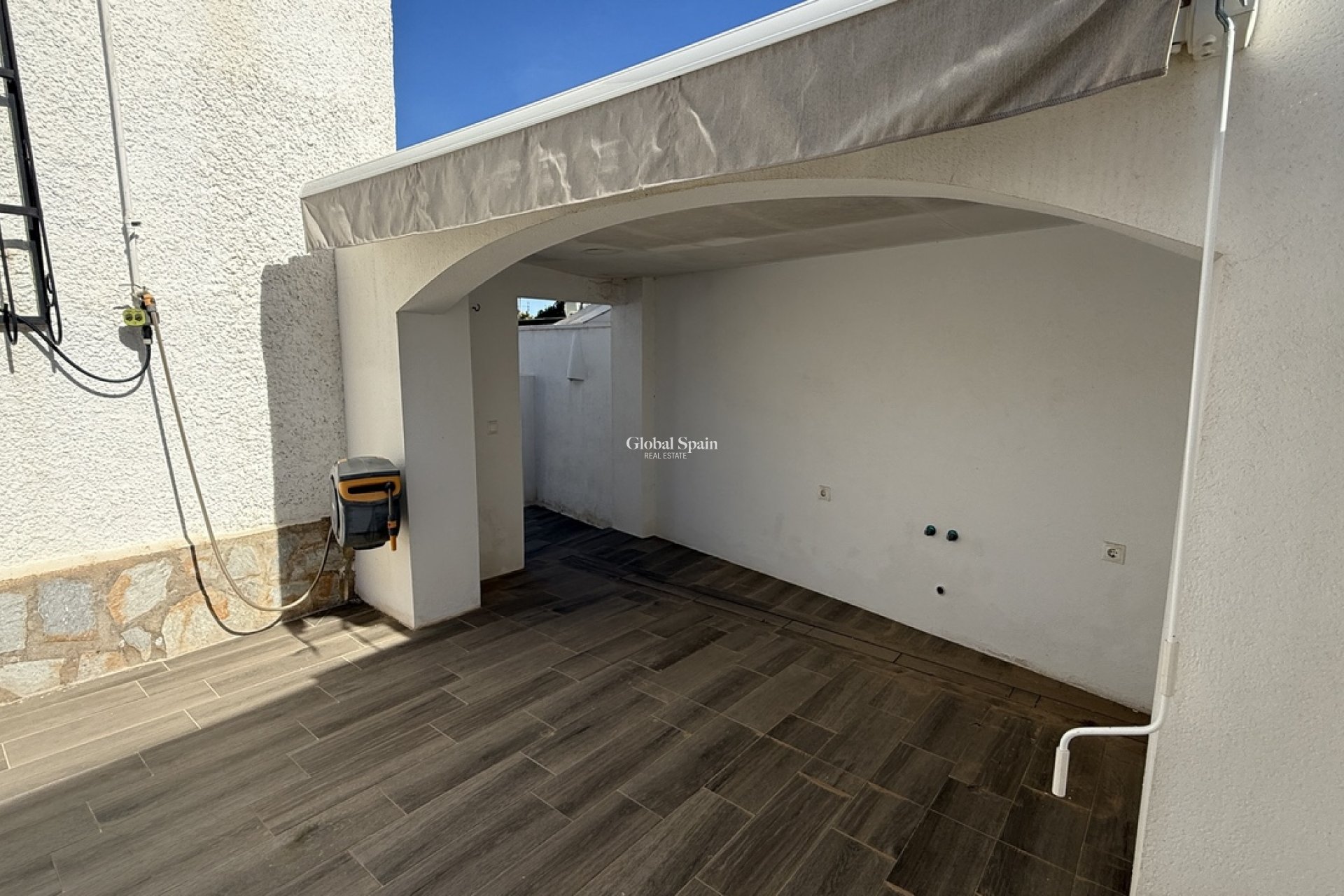 Resale - VILLA -
VILLAMARTÍN - Costa Blanca