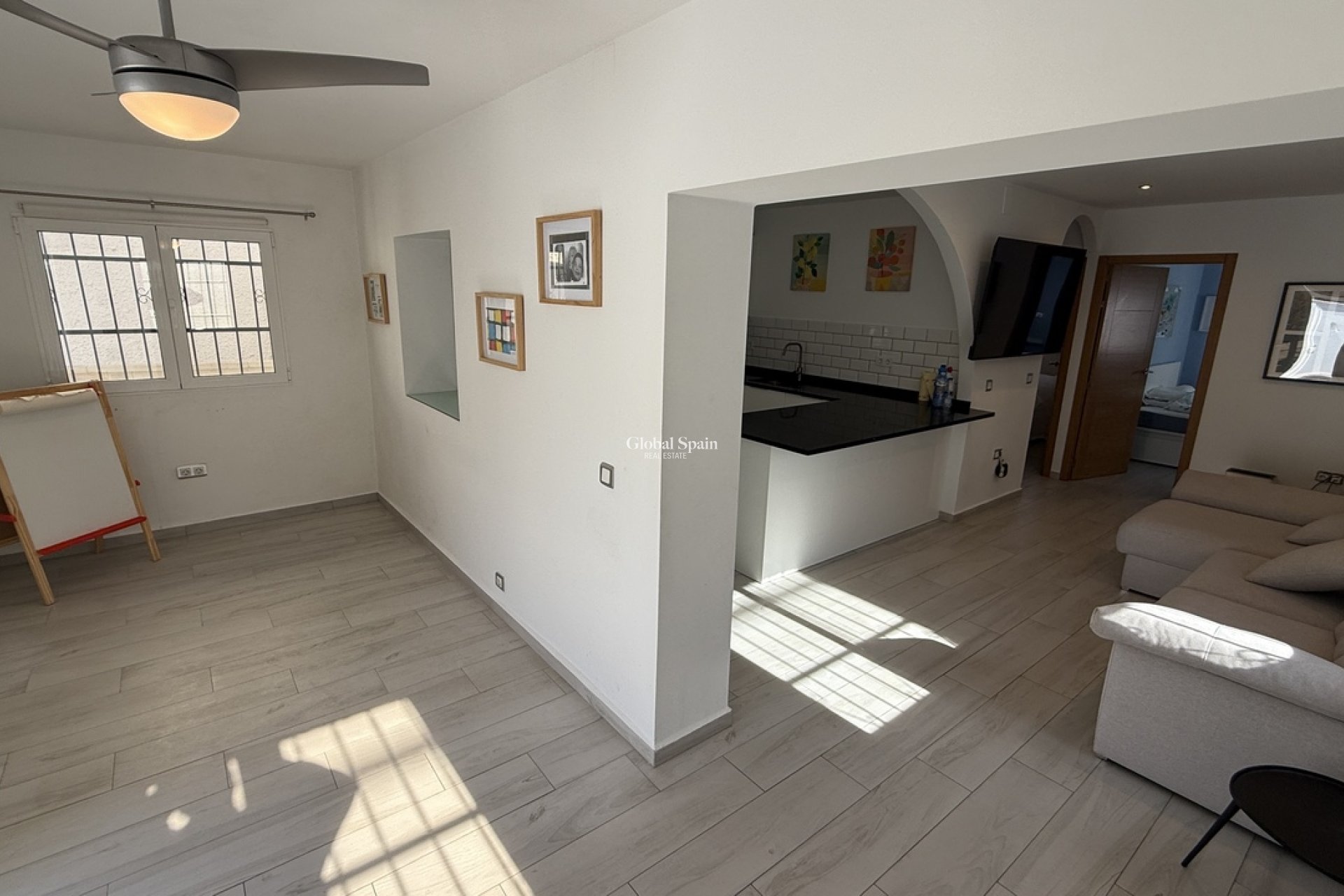 Resale - VILLA -
VILLAMARTÍN - Costa Blanca