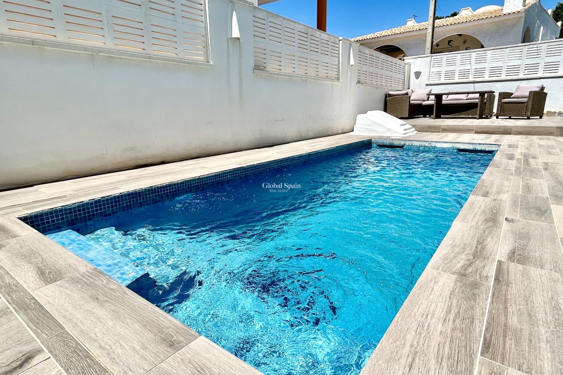 Resale - VILLA -
VILLAMARTÍN - Costa Blanca