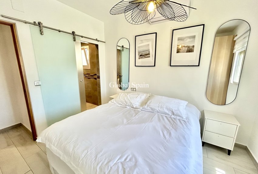 Resale - VILLA -
VILLAMARTÍN - Costa Blanca