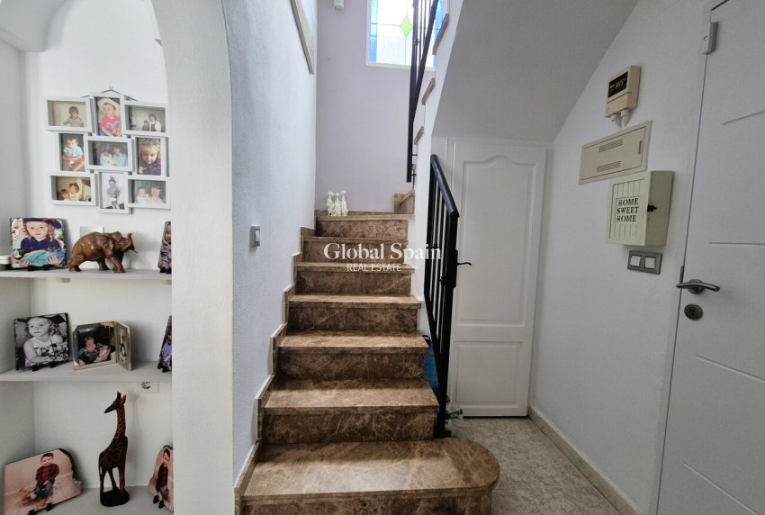 Resale - VILLA -
VILLAMARTÍN - Costa Blanca