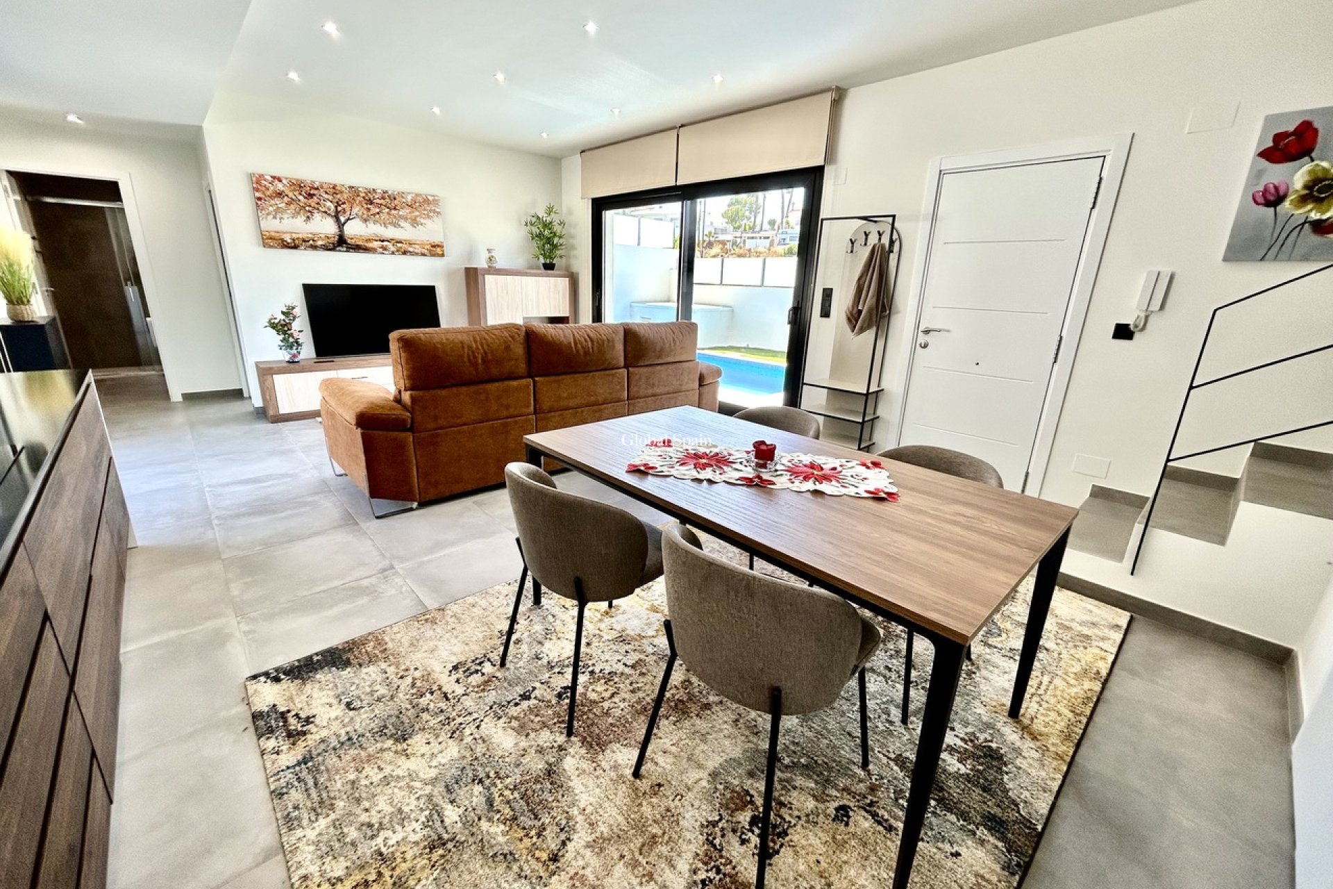 Resale - VILLA -
VILLAMARTÍN - Costa Blanca