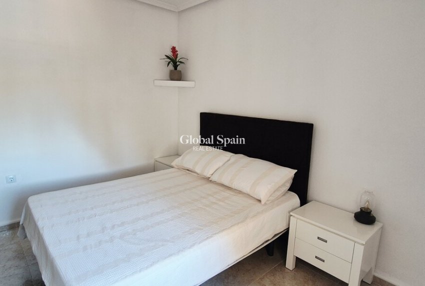 Resale - VILLA -
VILLAMARTÍN - Costa Blanca
