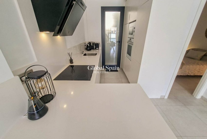 Resale - VILLA -
VILLAMARTÍN - Costa Blanca