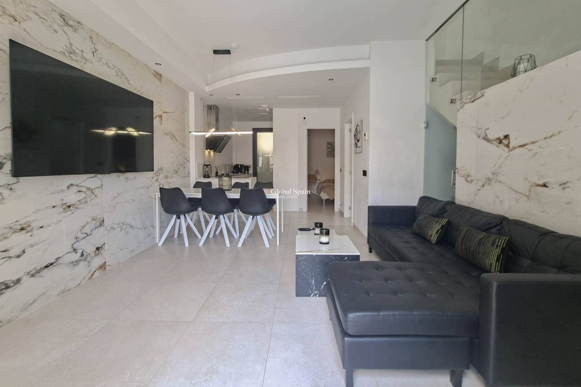 Resale - VILLA -
VILLAMARTÍN - Costa Blanca
