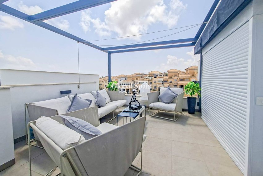 Resale - VILLA -
VILLAMARTÍN - Costa Blanca