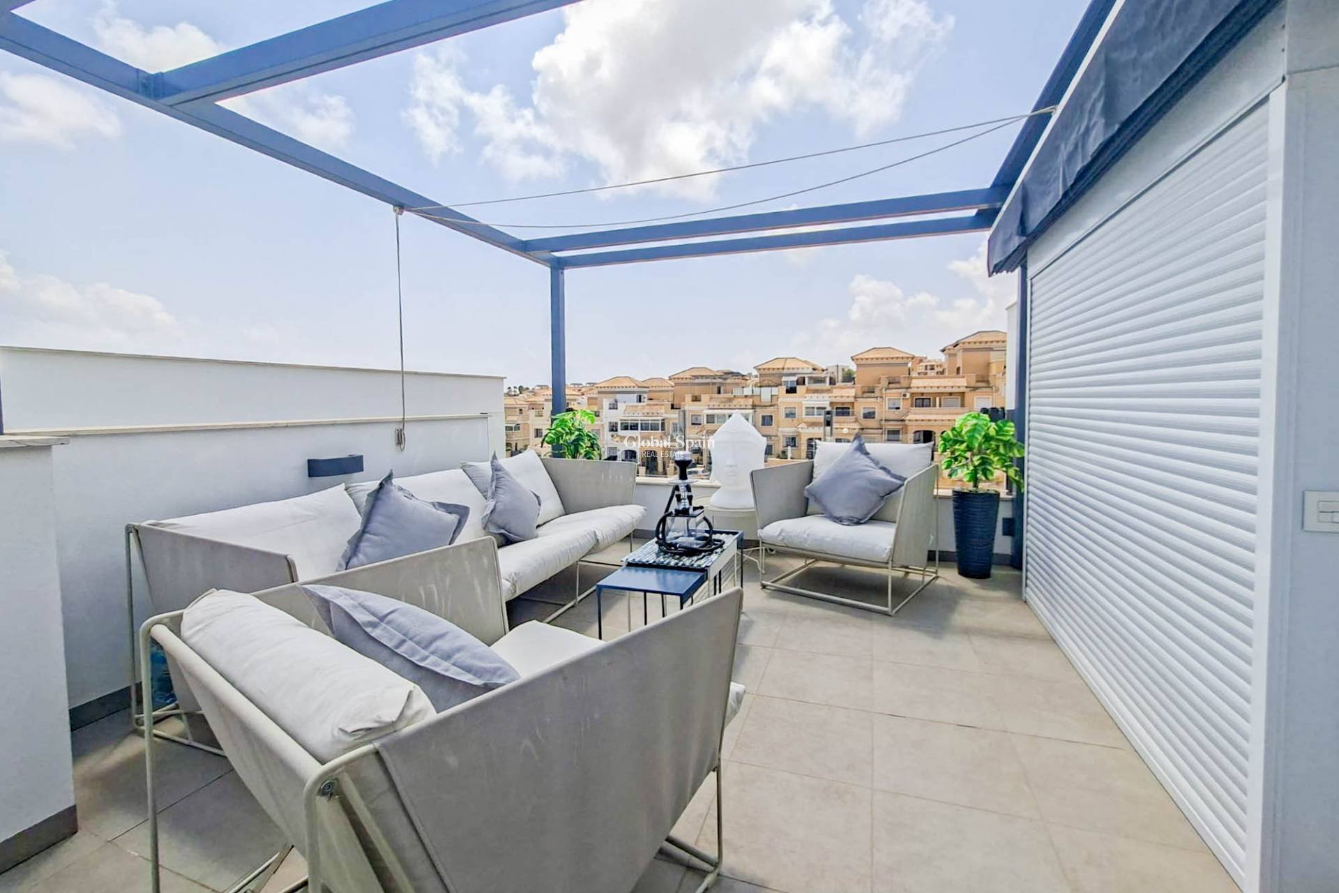 Resale - VILLA -
VILLAMARTÍN - Costa Blanca