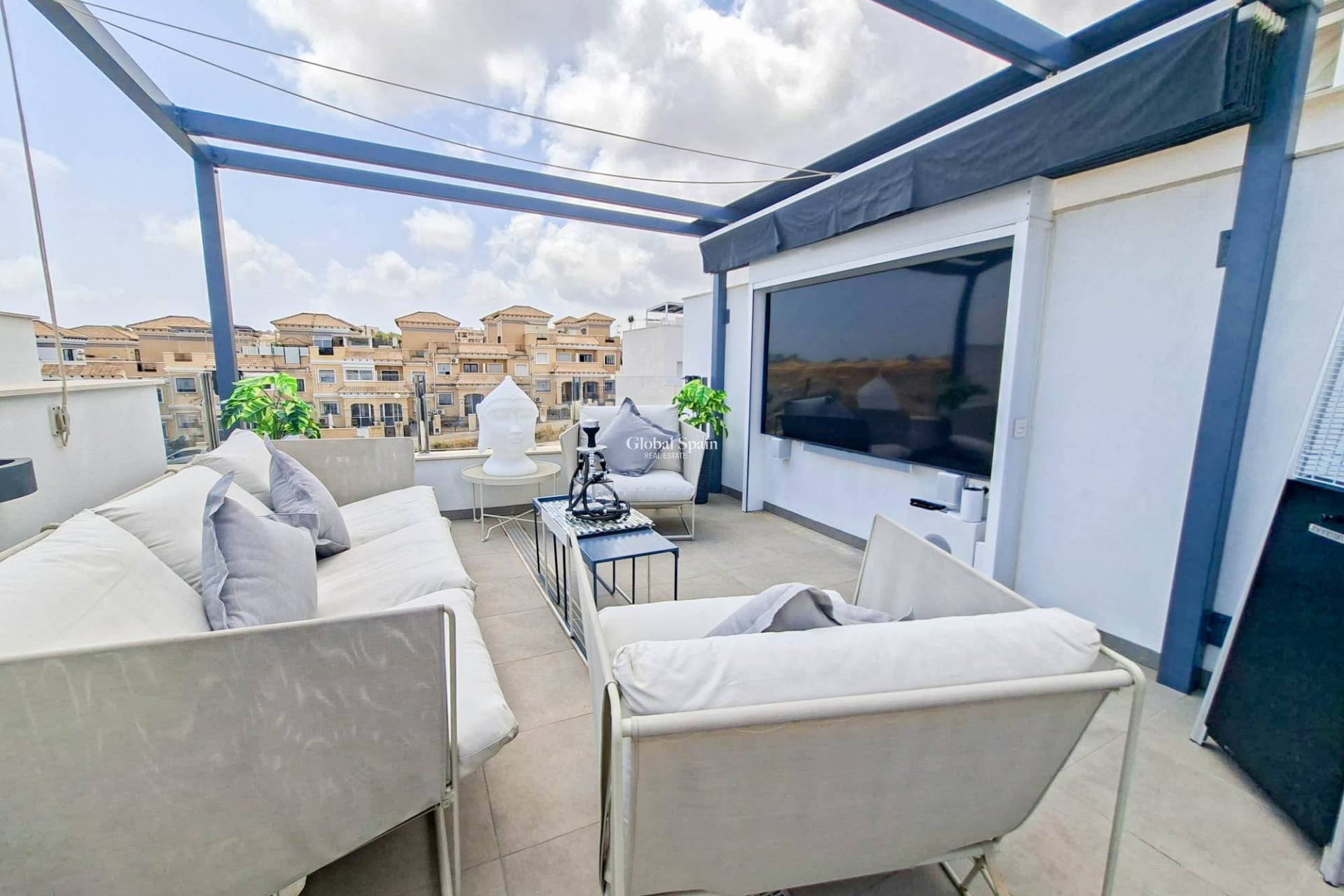 Resale - VILLA -
VILLAMARTÍN - Costa Blanca