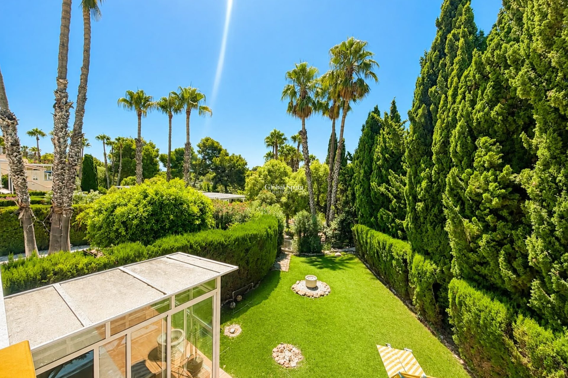 Resale - VILLA -
VILLAMARTÍN - Costa Blanca