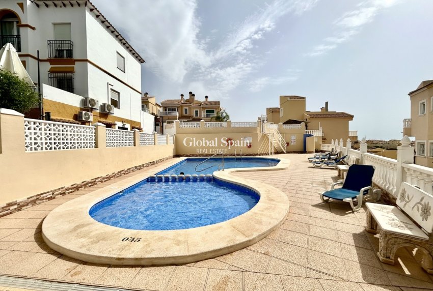 Resale - VILLA -
VILLAMARTÍN - Costa Blanca