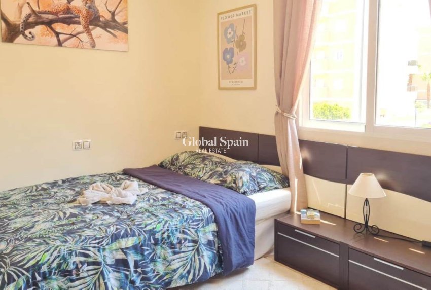 Resale - VILLA -
VILLAMARTÍN - Costa Blanca