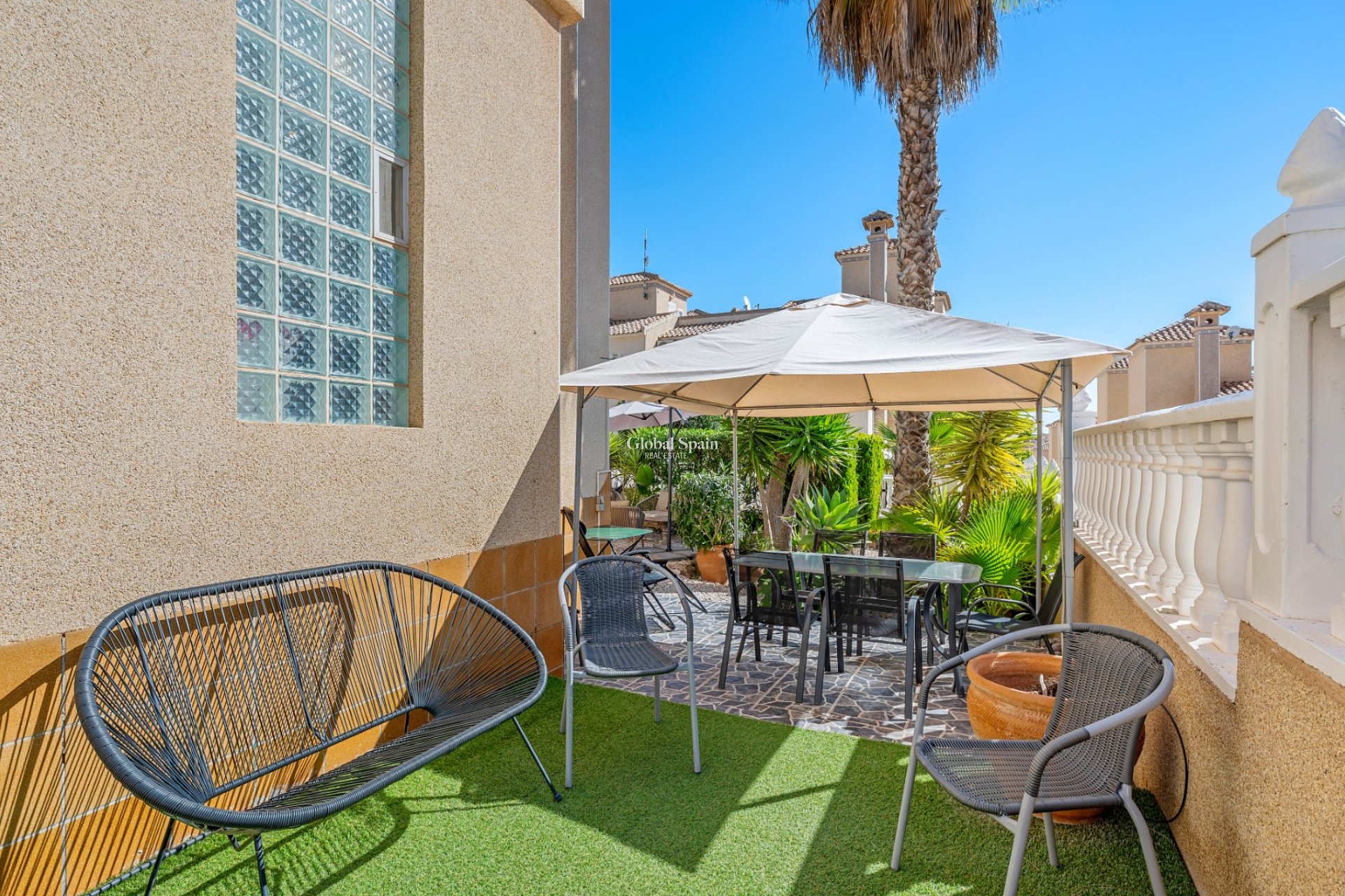 Resale - VILLA -
VILLAMARTÍN - Costa Blanca