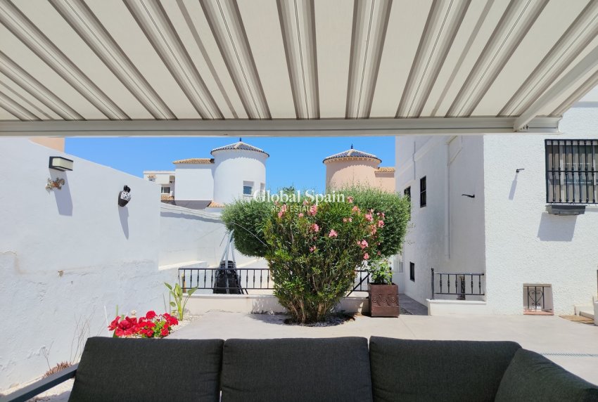 Resale - VILLA -
VISTABELLA GOLF  - Inland