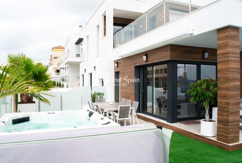 Resale - VILLA -
VISTABELLA GOLF  - VISTABELLA GOLF