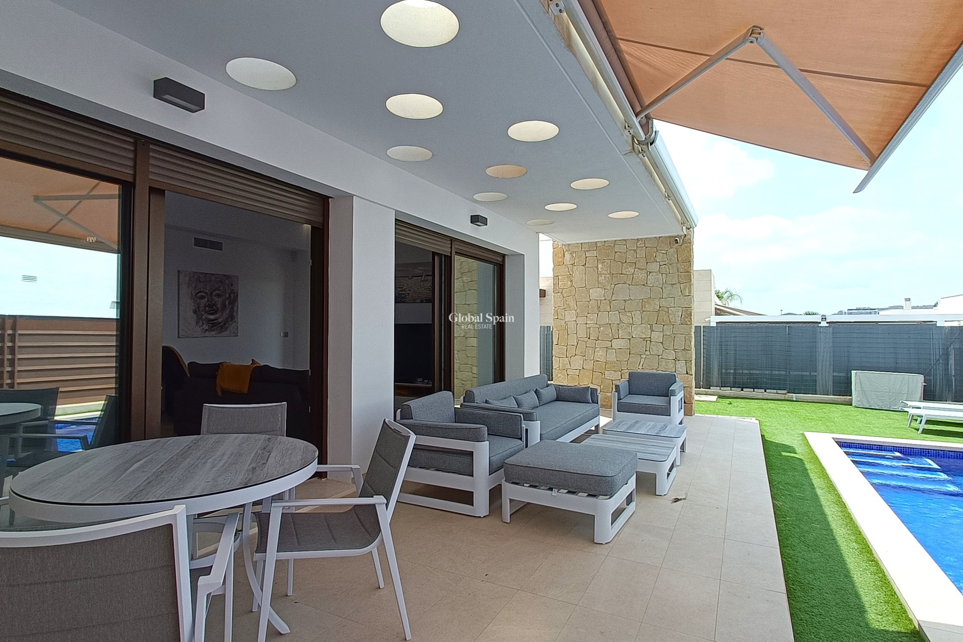 Resale - Villa -
VISTABELLA GOLF