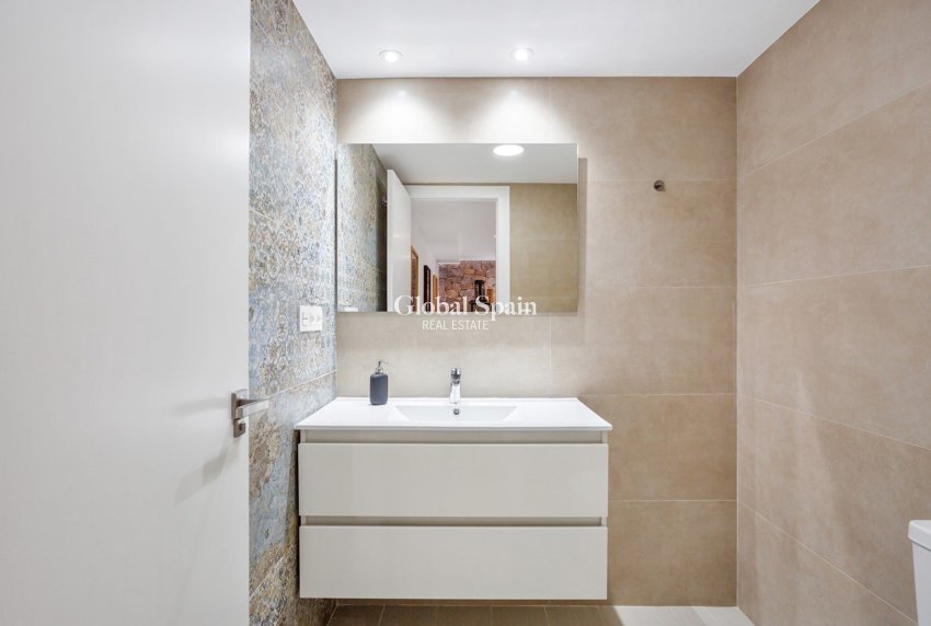 Revente - 2. Maison de ville -
CIUDAD QUESADA - Costa Blanca South