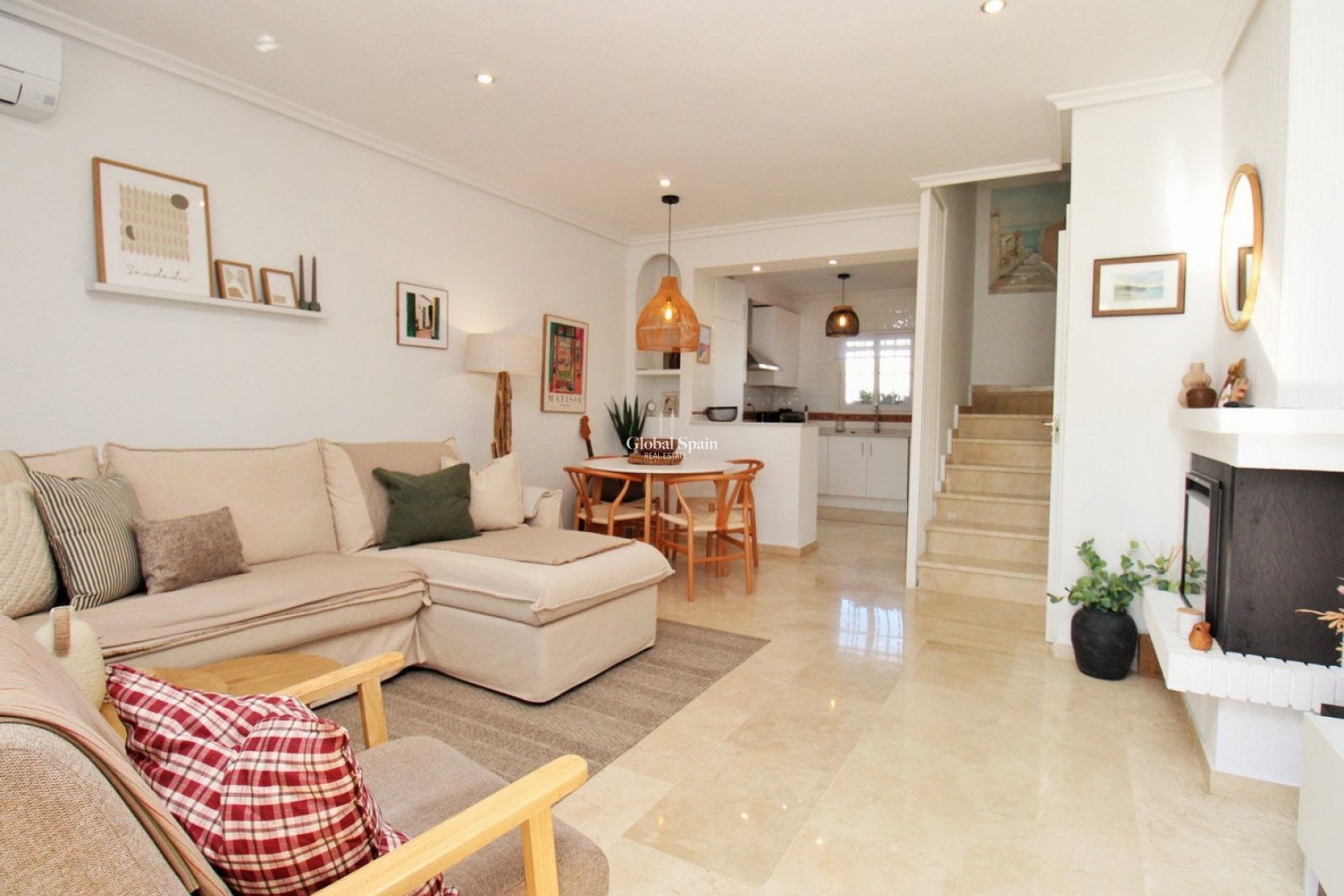 Revente - 2. Maison de ville -
ORIHUELA COSTA - VILLAMARTÍN