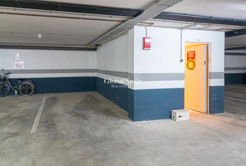 Revente - AIRE DE STATIONNEMENT / GARAGE -
ORIHUELA COSTA - Agua Marina