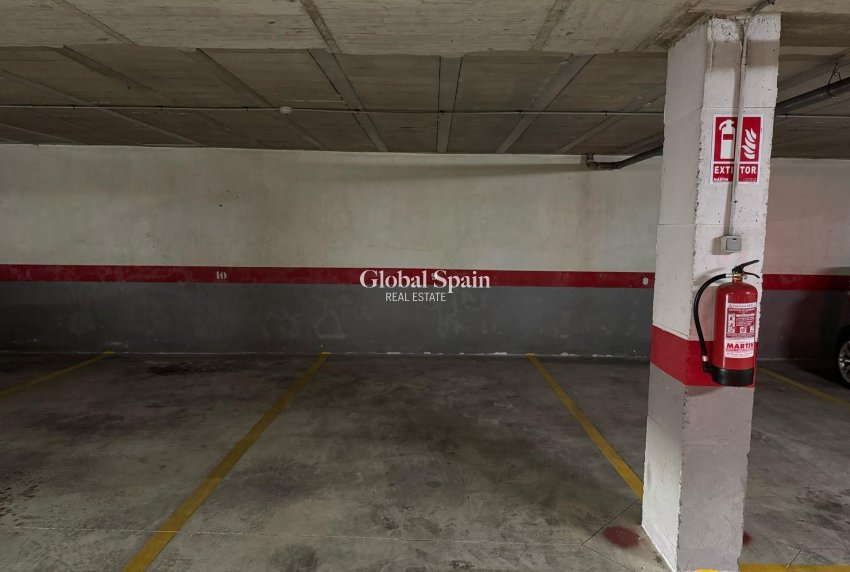 Revente - AIRE DE STATIONNEMENT / GARAGE -
TORREVIEJA - Centro