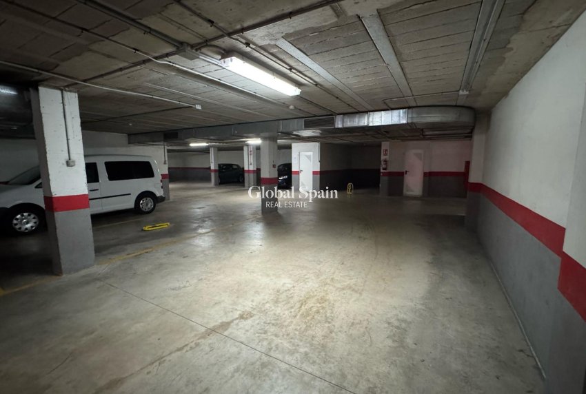 Revente - AIRE DE STATIONNEMENT / GARAGE -
TORREVIEJA - Centro