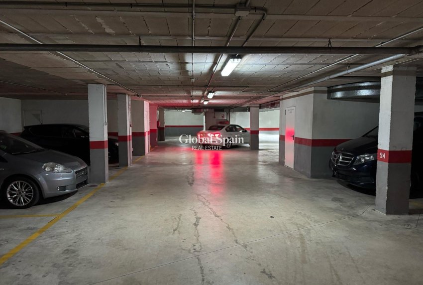 Revente - AIRE DE STATIONNEMENT / GARAGE -
TORREVIEJA - Centro