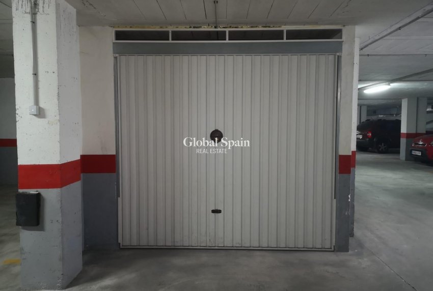 Revente - AIRE DE STATIONNEMENT / GARAGE -
TORREVIEJA - Estacion de autobuses