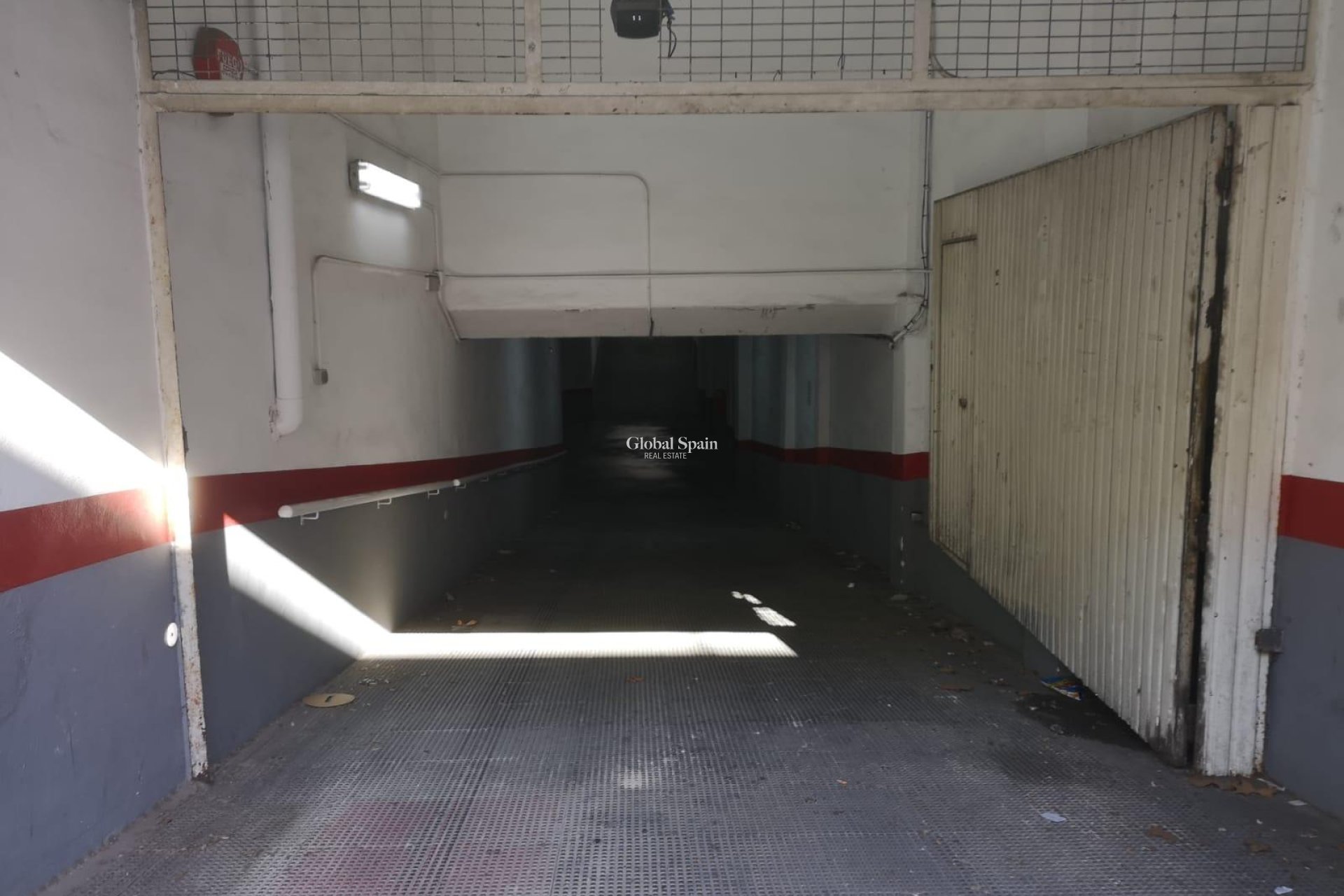 Revente - AIRE DE STATIONNEMENT / GARAGE -
TORREVIEJA - Estacion de autobuses