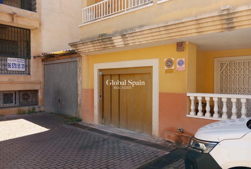 Revente - AIRE DE STATIONNEMENT / GARAGE -
TORREVIEJA - La Mata