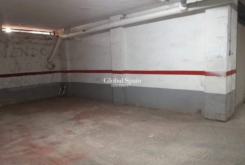 Revente - AIRE DE STATIONNEMENT / GARAGE -
TORREVIEJA - Playa de los locos