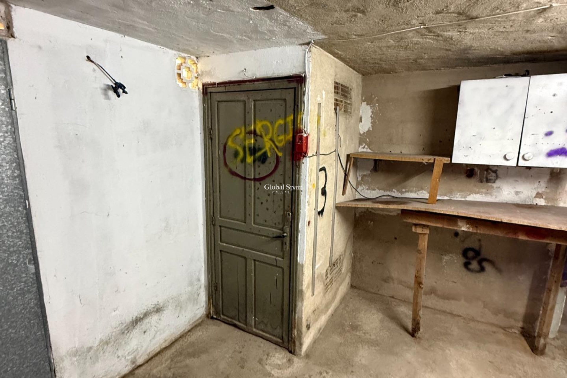 Revente - AIRE DE STATIONNEMENT / GARAGE -
TORREVIEJA - Playa del cura