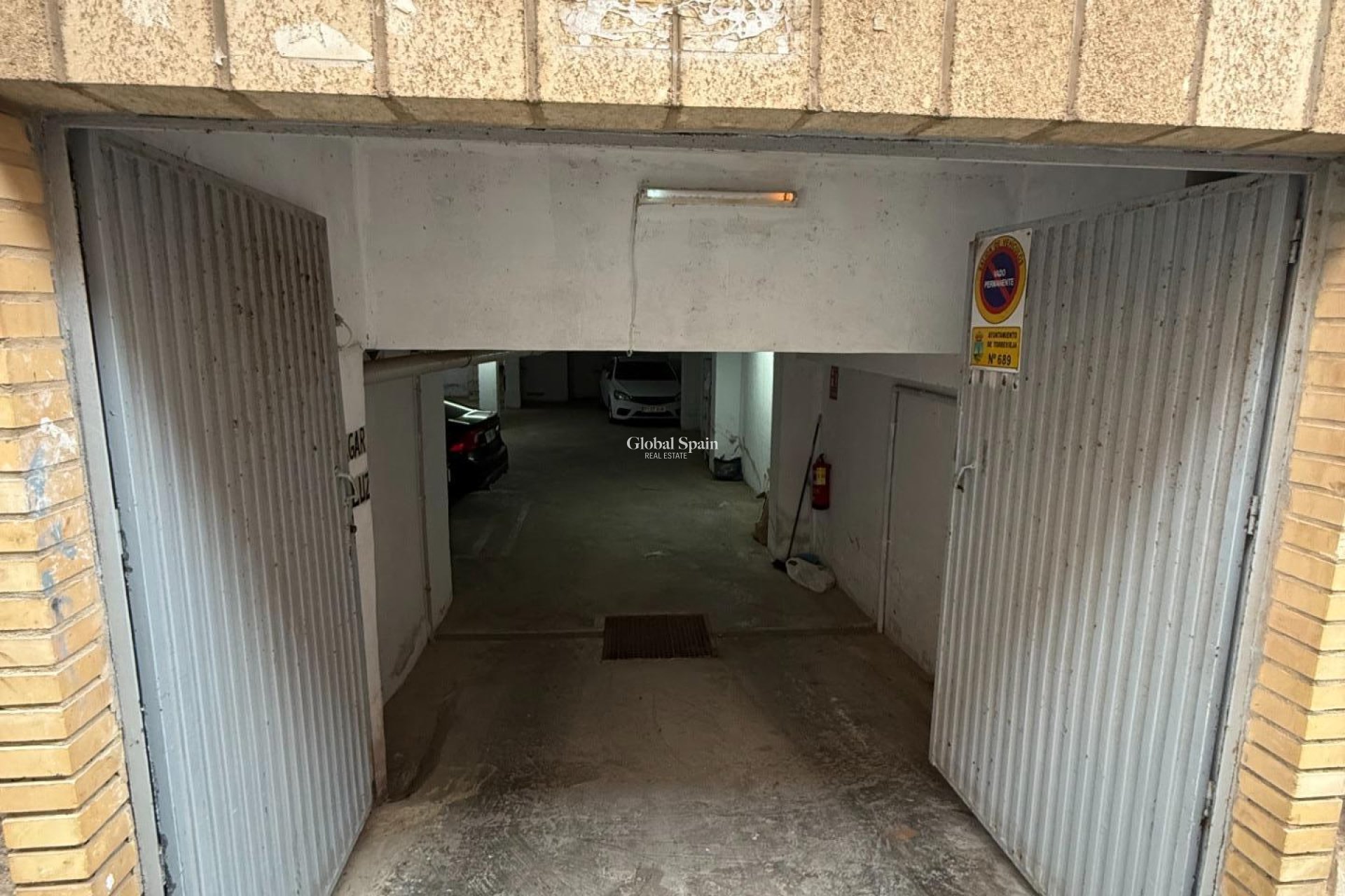 Revente - AIRE DE STATIONNEMENT / GARAGE -
TORREVIEJA - Playa del cura