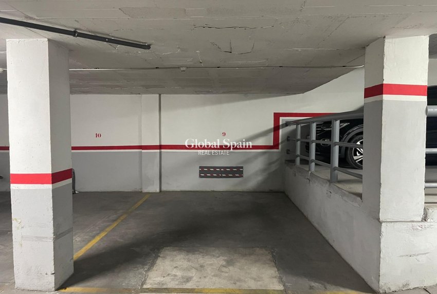Revente - AIRE DE STATIONNEMENT / GARAGE -
TORREVIEJA - Playa del cura