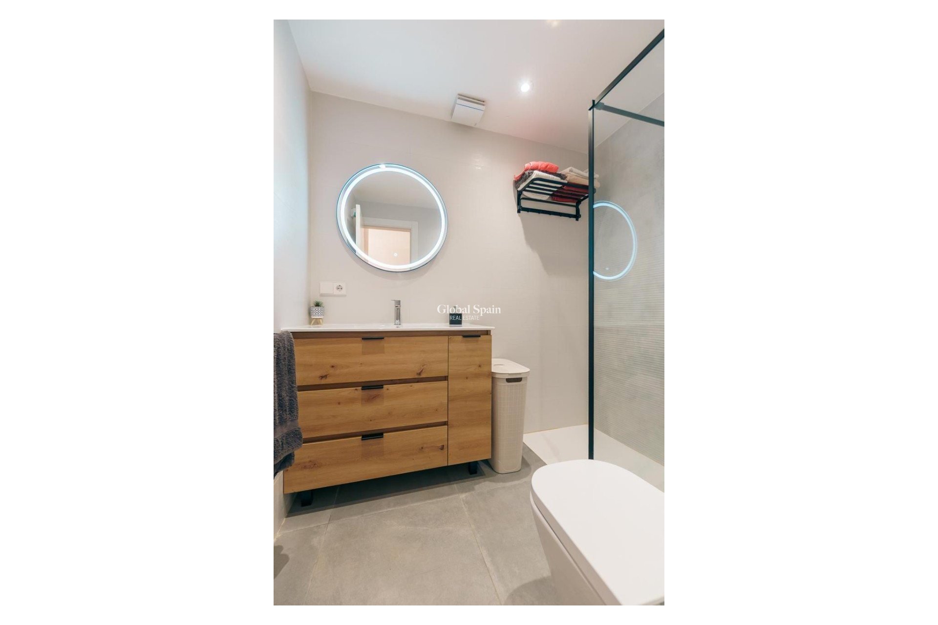 Revente - Appartement -
Albir - center